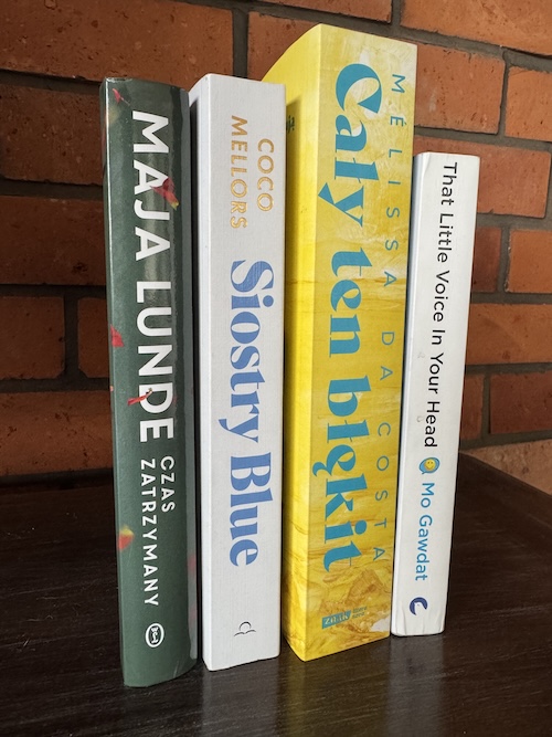 Zdjęcie czterech książek, opisywanych w artykule